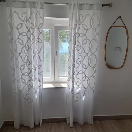 Vikendica Casita Liliana By The Sea *